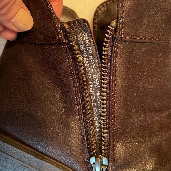 Denver Hayes booties - Picture 3 of 4